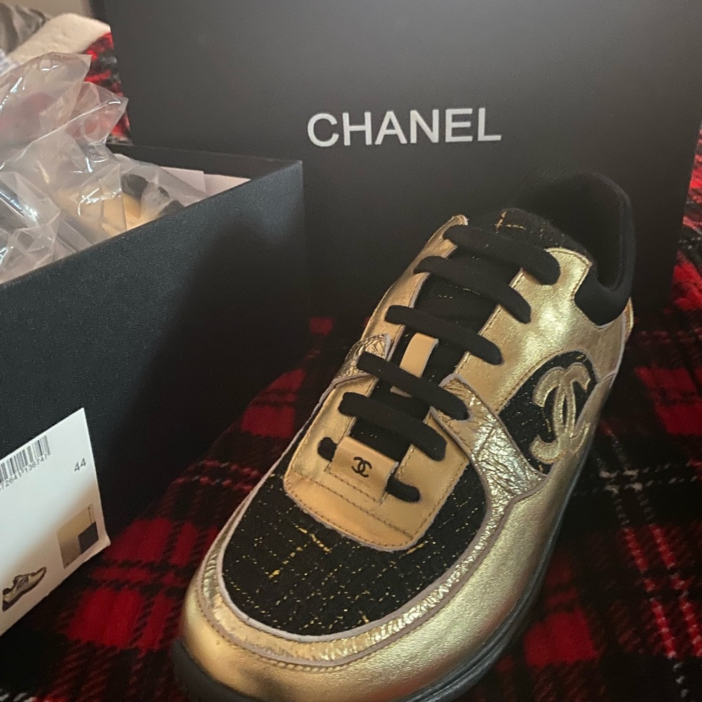 Chanel 19A Black Gold Tweed metallic Cc laced up flat runner trainer..